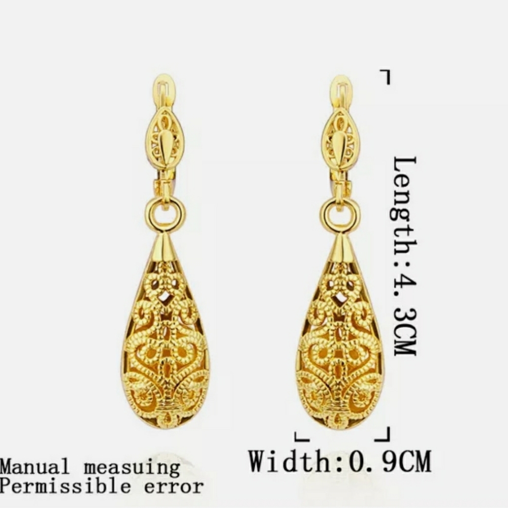 FIRM 18k Gold Plated Vintage Earrings - Picture 5 of 5
